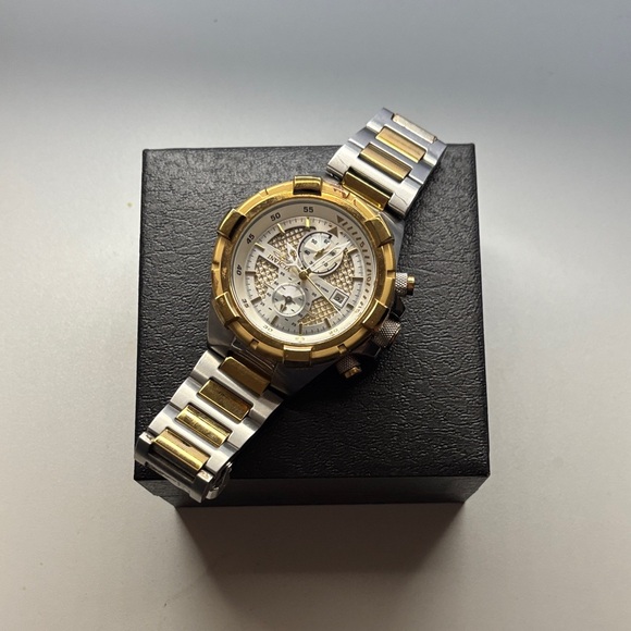 Invicta Gold and Silver Chronograph Watch - Picture 6 of 6
